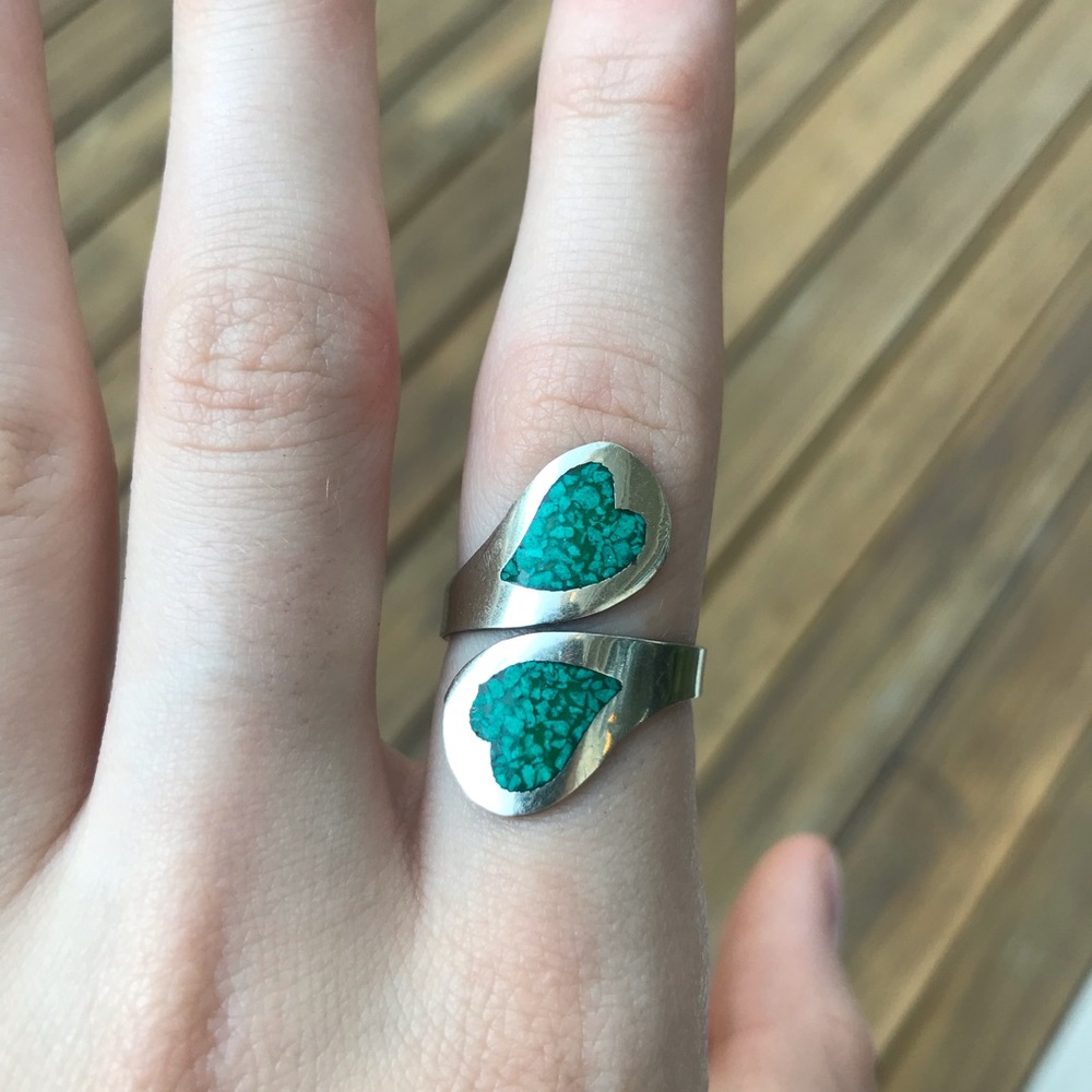 Vintage green speckled heart like shape silver summer ring | size: 8